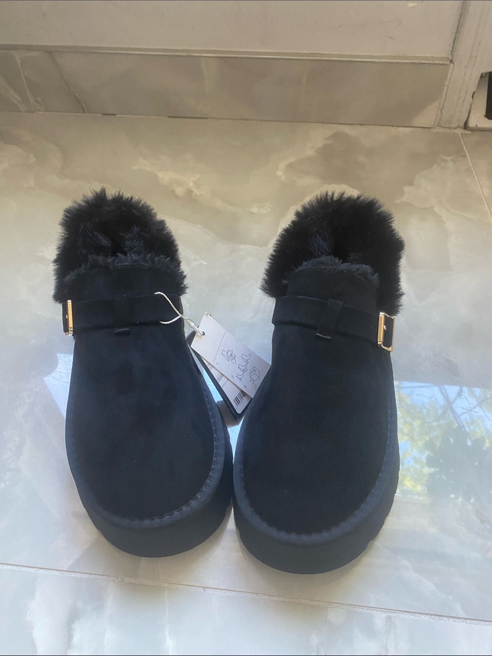 Plush Black Faux-Fur Slip-On Women's Slippers